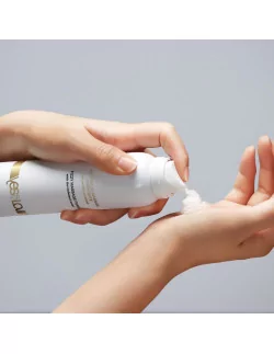 FIZZY Masszázshab Spray 150mL Masszázsgyertyák és olajok YESforLOV